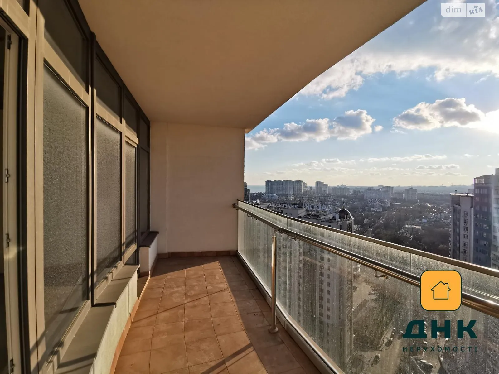 Продається 3-кімнатна квартира 120 кв. м у Одесі, вул. Генуезька, 3В - фото 1