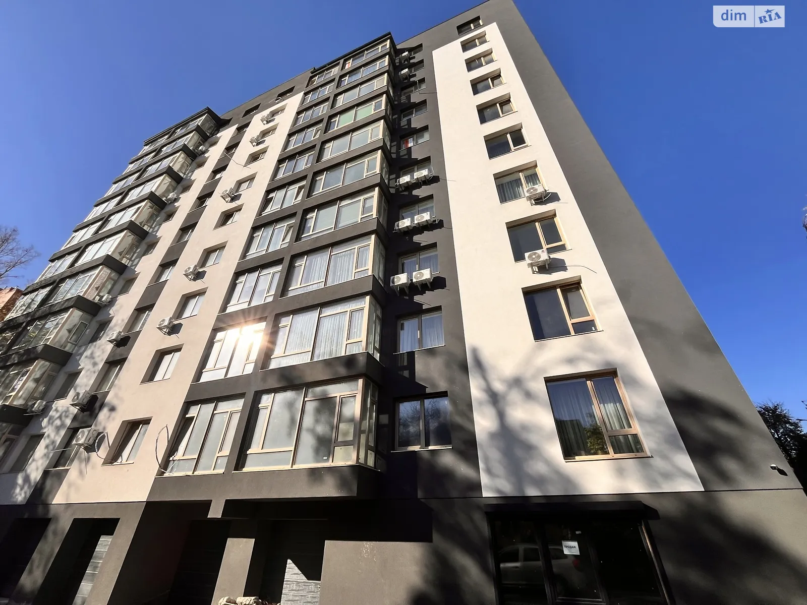 Продается 2-комнатная квартира 65 кв. м в Ивано-Франковске, ул. Волошина Августина, 2Б - фото 1