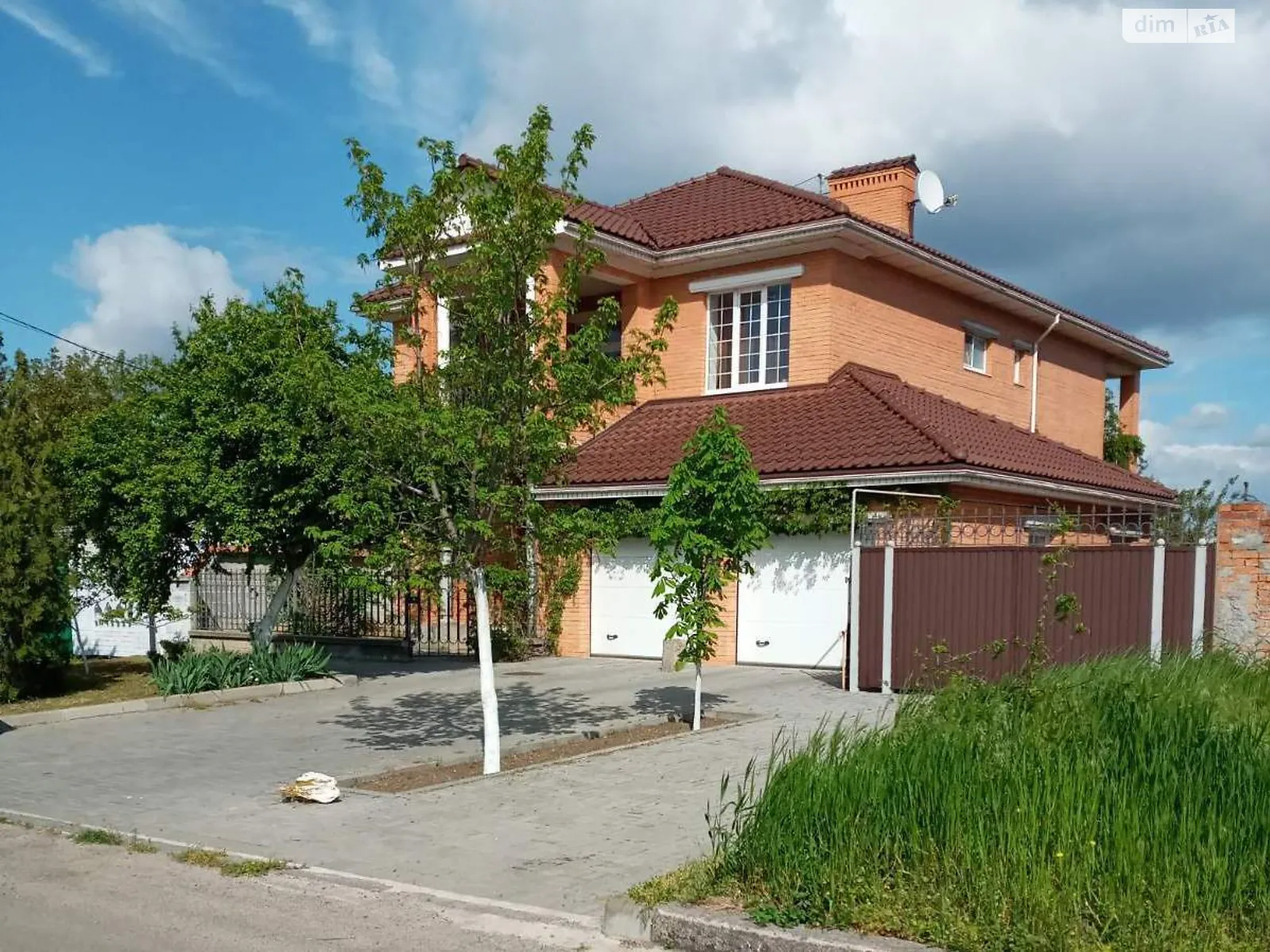 Продається будинок 2 поверховий 240 кв. м з подвалом, цена: 240000 $ - фото 1