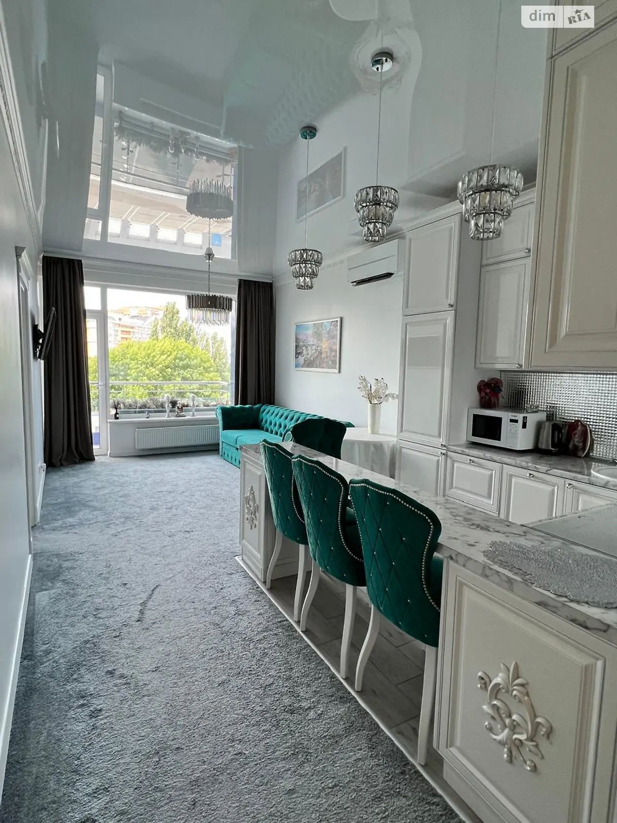 Продается 1-комнатная квартира 70.6 кв. м в Киеве, пер. Лабораторный, 7 - фото 1