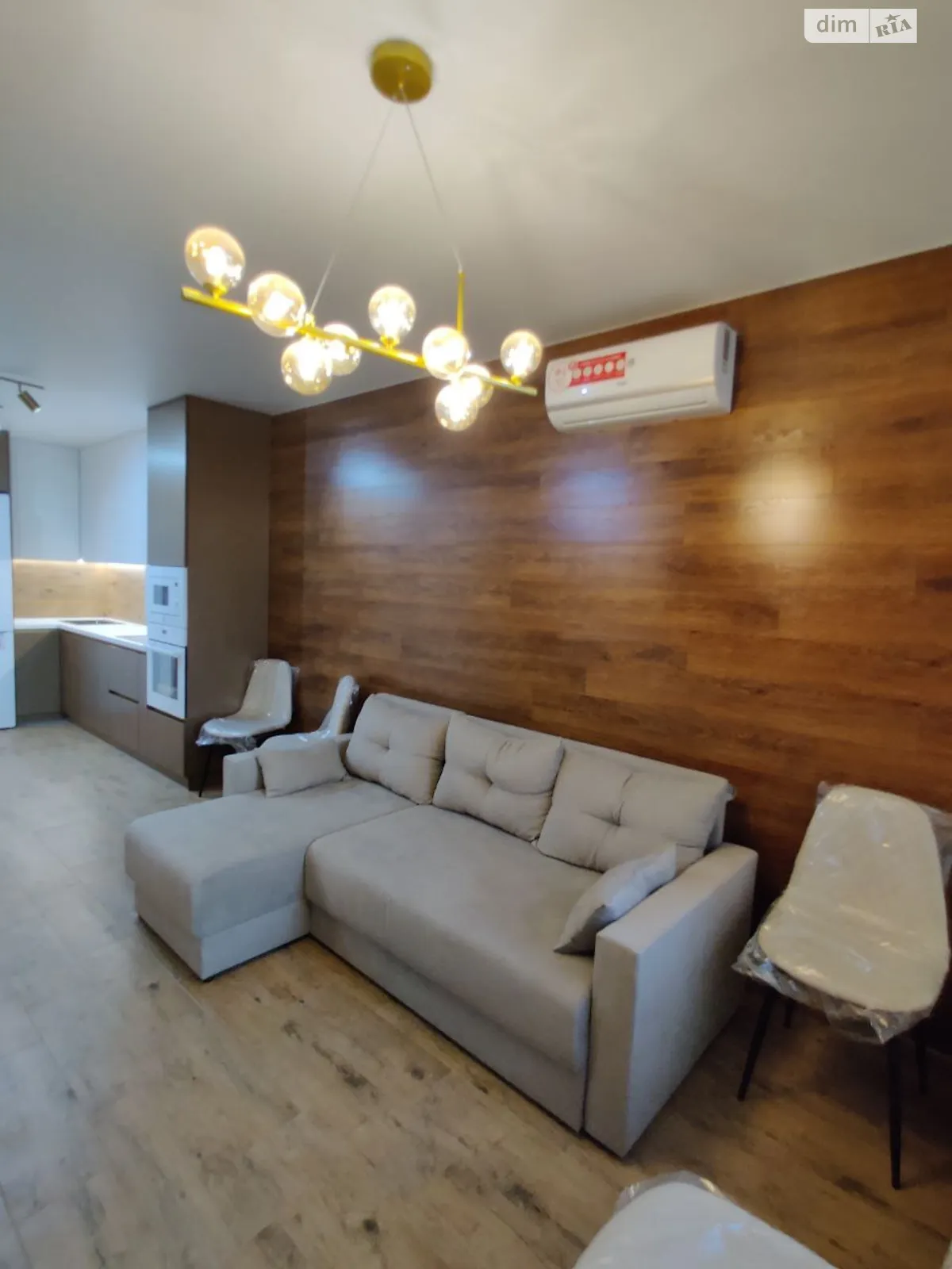 Продается 1-комнатная квартира 42 кв. м в Днепре, ул. Космическая, 5 - фото 1