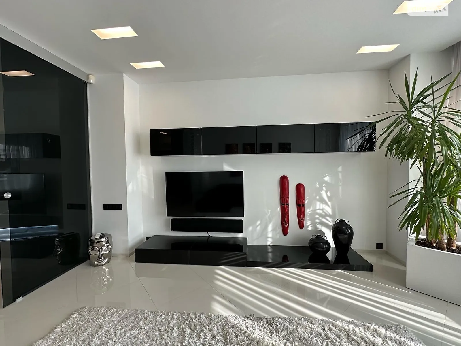 Продається 3-кімнатна квартира 130 кв. м у Одесі, вул. Літературна, 1А - фото 1