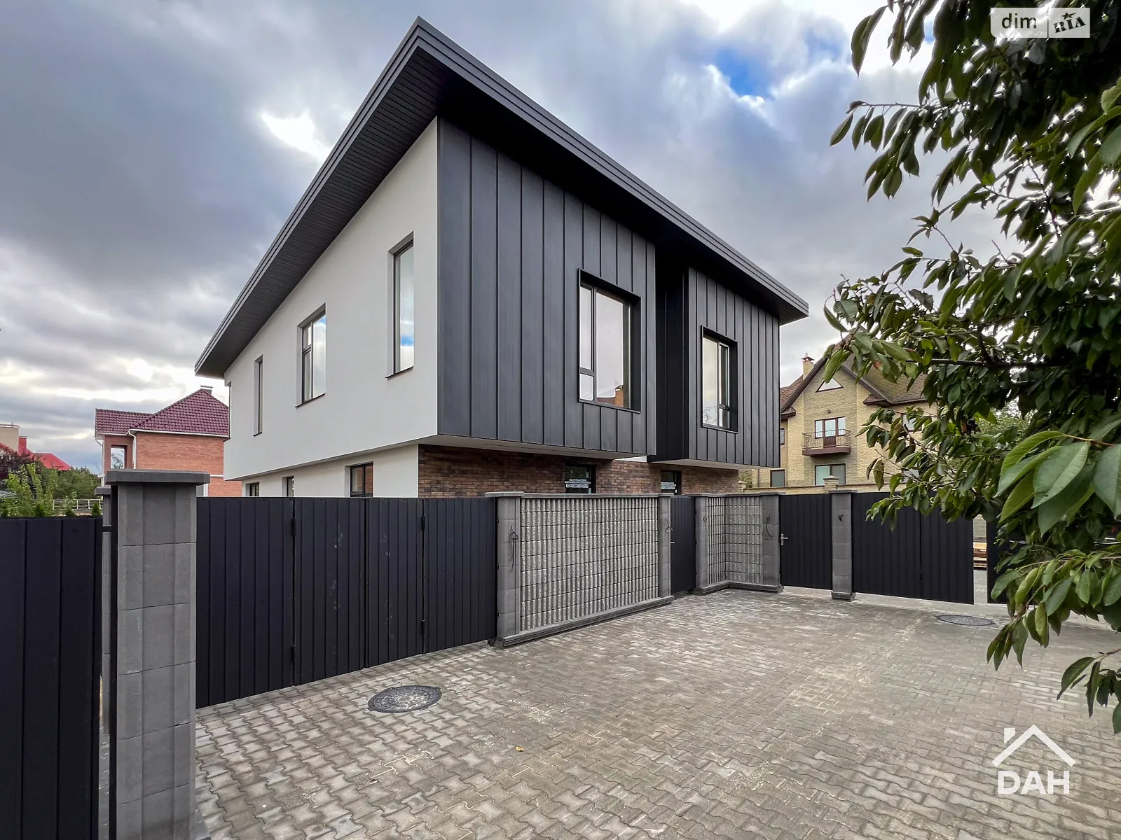Продається частина будинку 119 кв. м з подвалом, цена: 120000 $ - фото 1