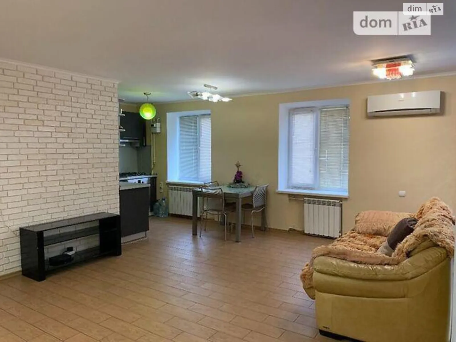 Продается 3-комнатная квартира 60.25 кв. м в Киеве, ул. Коновальца Евгения, 15 корпус 1 - фото 1