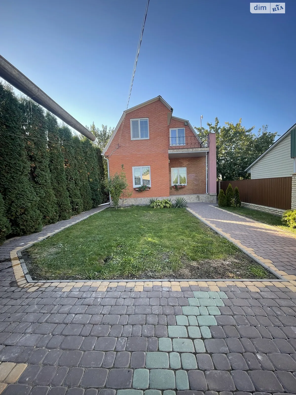 Продается дом на 2 этажа 125 кв. м с садом, цена: 125000 $ - фото 1