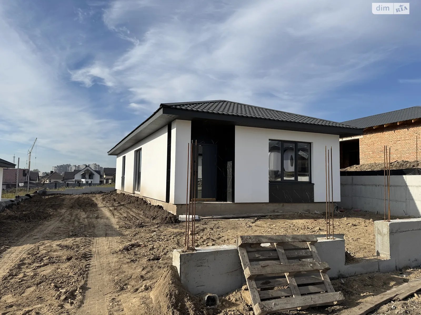 Продається одноповерховий будинок 80 кв. м з садом, цена: 77000 $ - фото 1