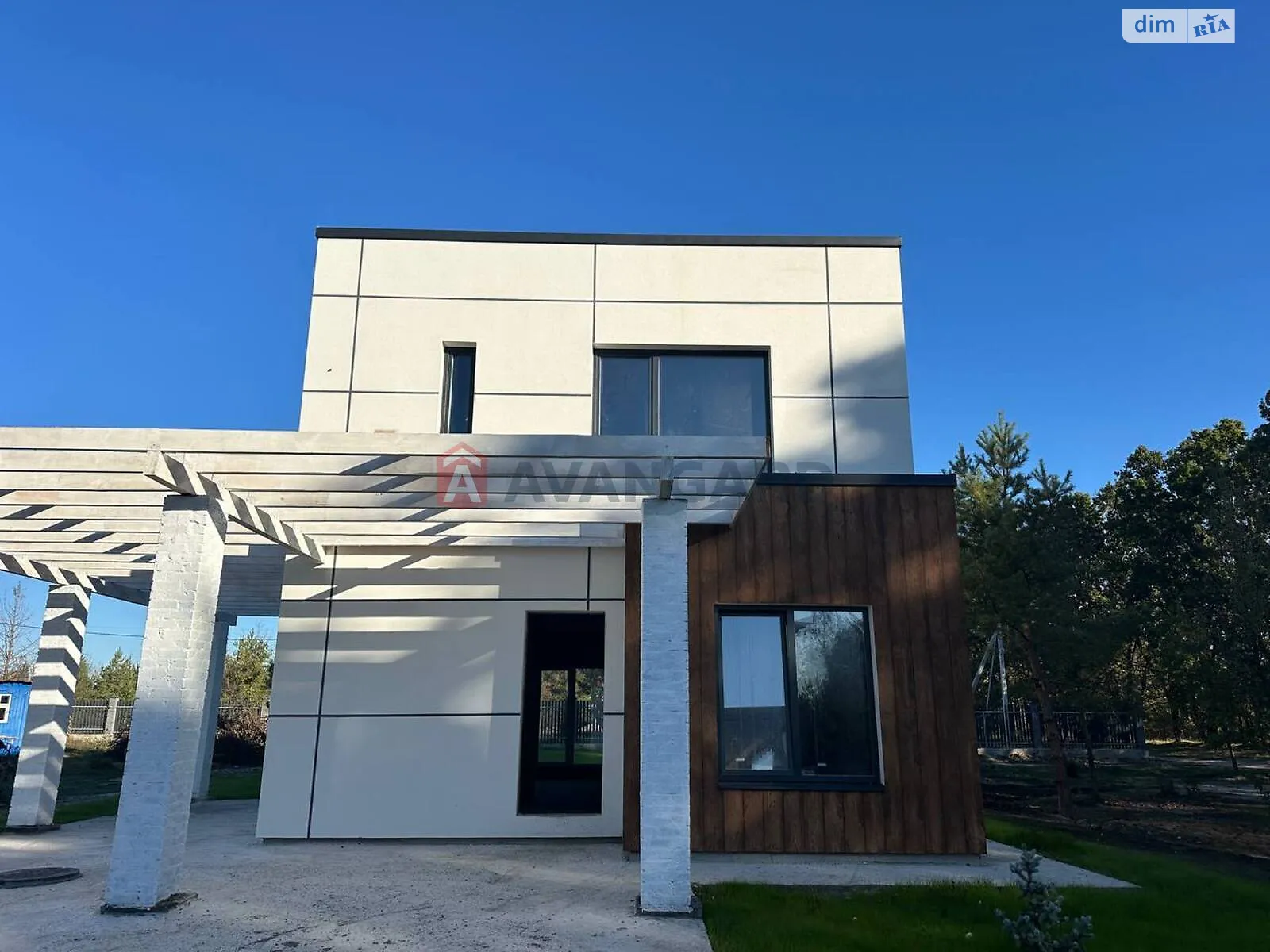 Продается дом на 2 этажа 130 кв. м с балконом, цена: 129900 $ - фото 1