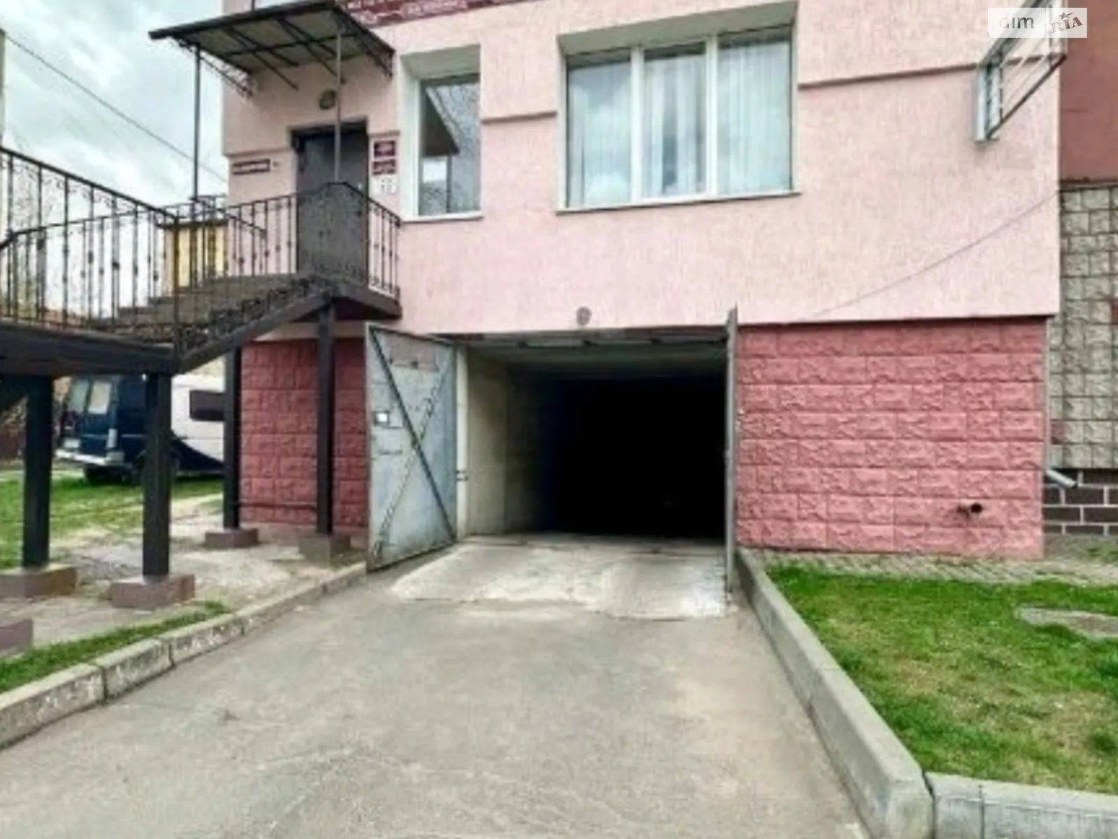 Продається окремий гараж під легкове авто на 20 кв. м, цена: 16500 $ - фото 1