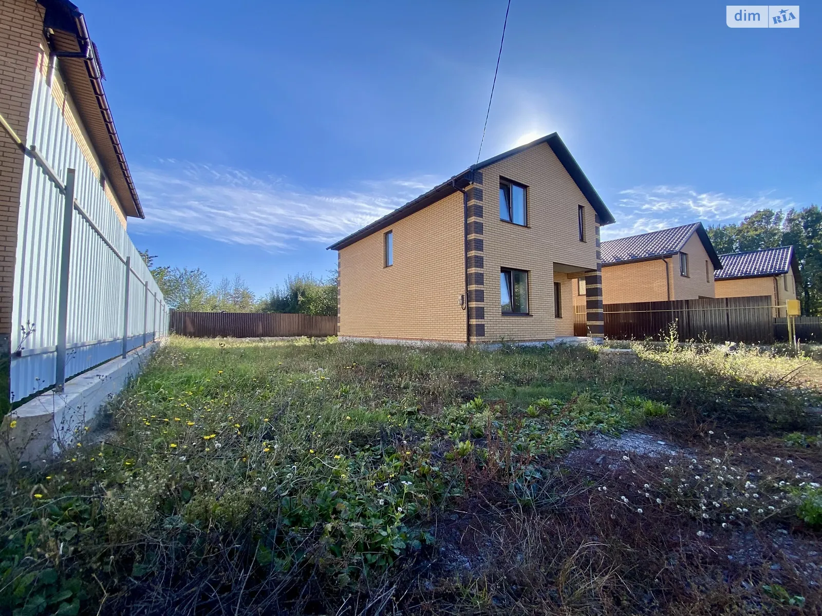 Продается дом на 2 этажа 127 кв. м с садом, цена: 87999 $ - фото 1