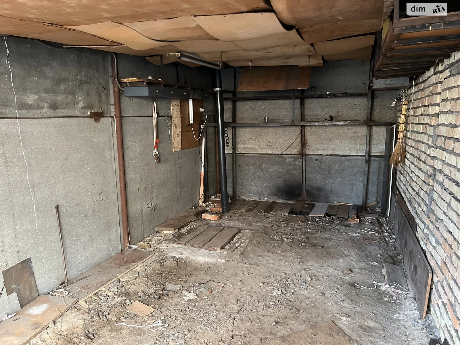 Продается место в гаражном кооперативе под легковое авто на 18 кв. м, цена: 7499 $ - фото 1