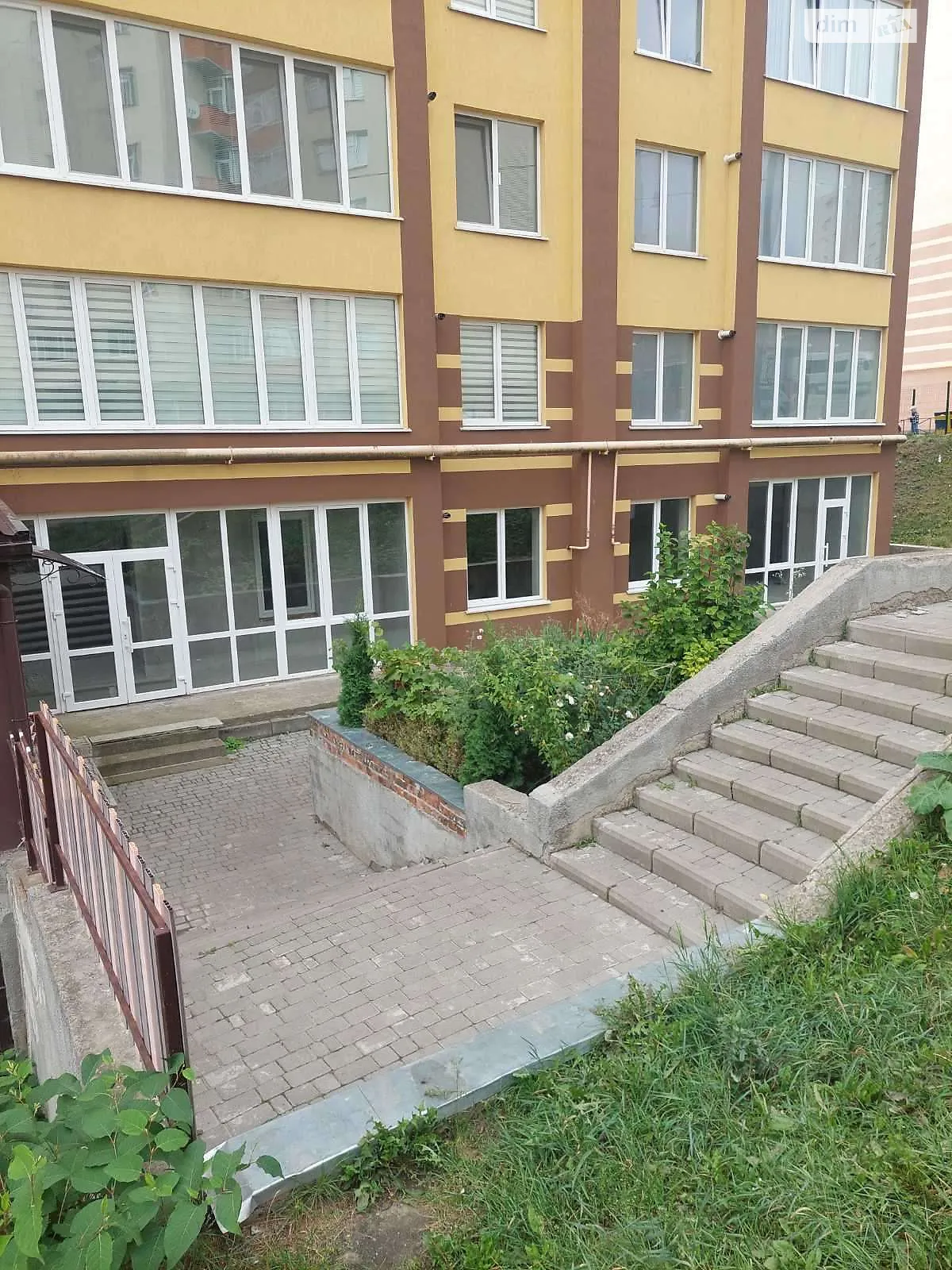 Продается 2-комнатная квартира 64 кв. м в Хмельницком, ул. Кармелюка - фото 1