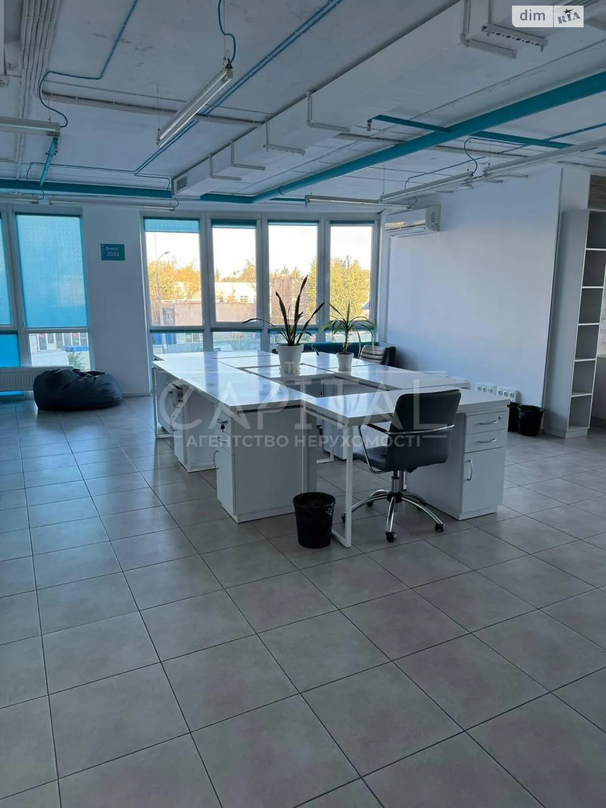 Сдается в аренду офис 102.4 кв. м в бизнес-центре, цена: 1250 $ - фото 1
