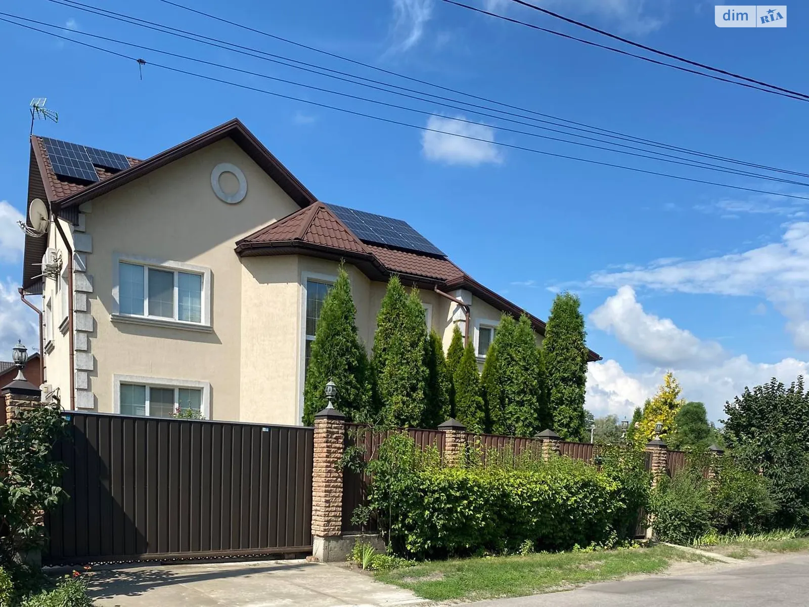 Продается дом на 2 этажа 250 кв. м с балконом, цена: 380000 $ - фото 1