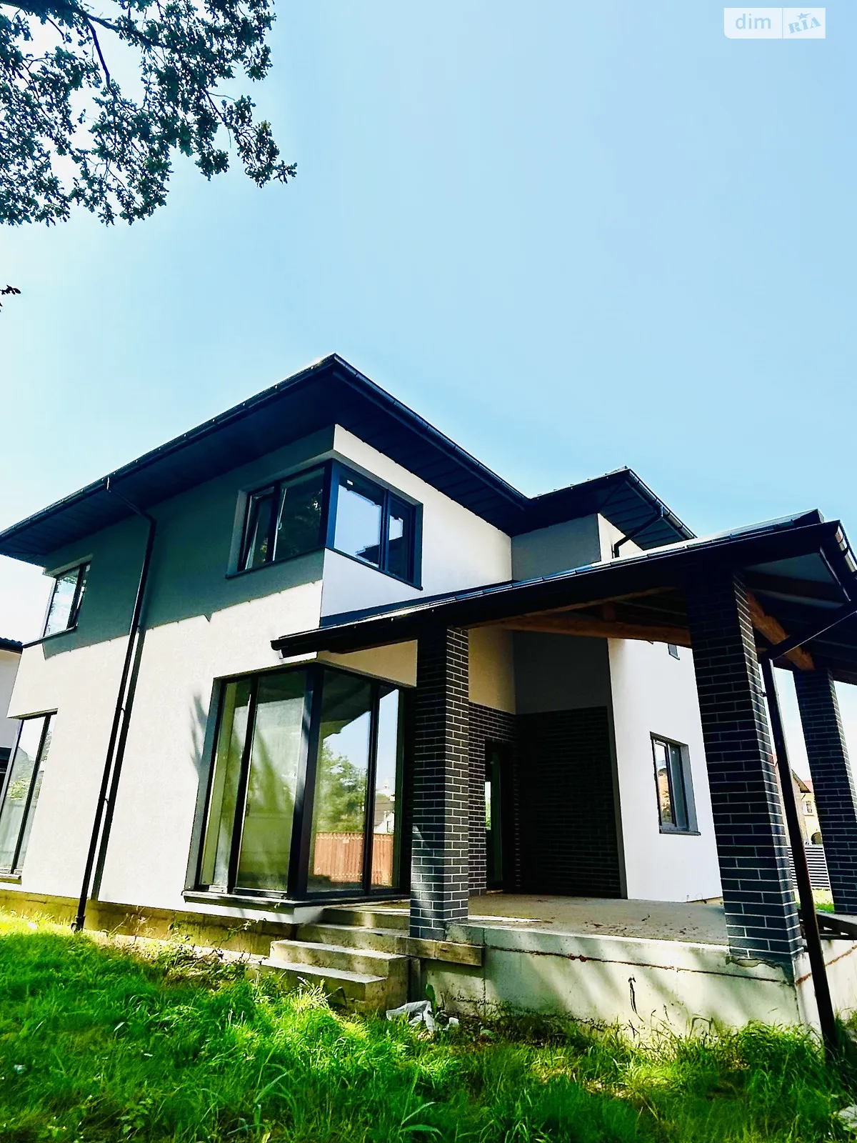 Продается дом на 2 этажа 200 кв. м с бассейном, цена: 220000 $ - фото 1