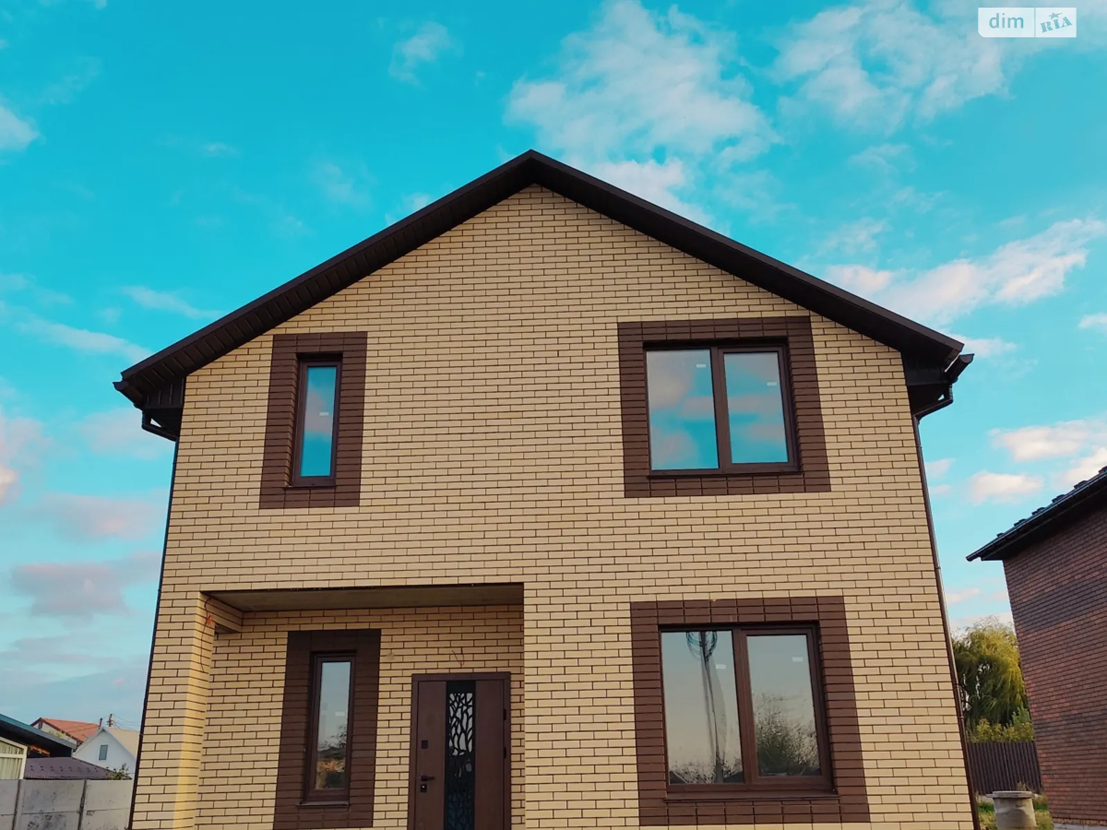 Продается дом на 2 этажа 120 кв. м с балконом, цена: 93000 $ - фото 1