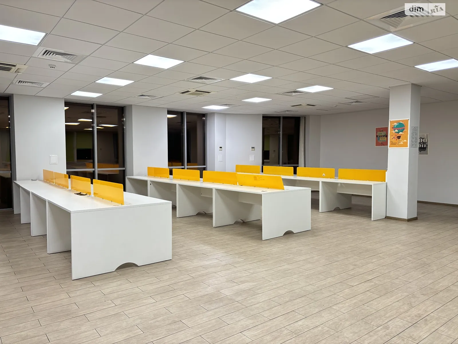 Сдается в аренду офис 265 кв. м в бизнес-центре, цена: 2855 $ - фото 1