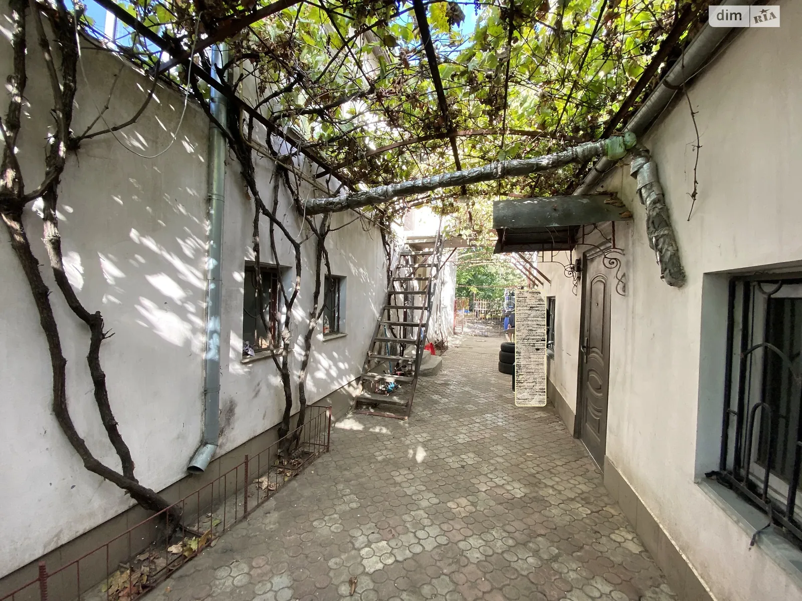 Продается дом на 2 этажа 143 кв. м с камином, цена: 80000 $ - фото 1