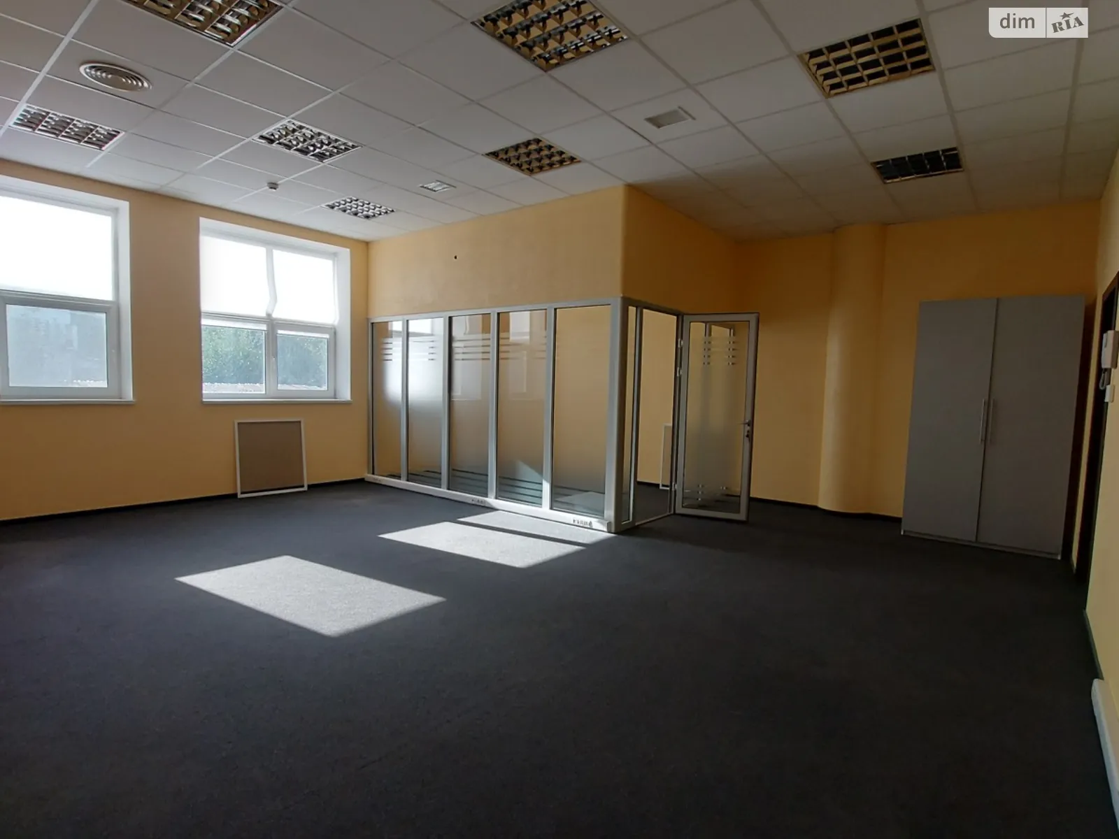 Сдается в аренду офис 54 кв. м в бизнес-центре, цена: 16000 грн - фото 1
