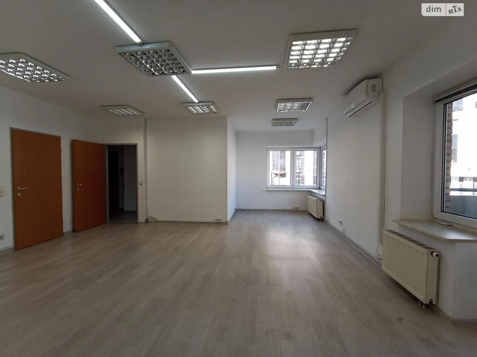 Здається в оренду офіс 170 кв. м в бізнес-центрі, цена: 1740 $ - фото 1