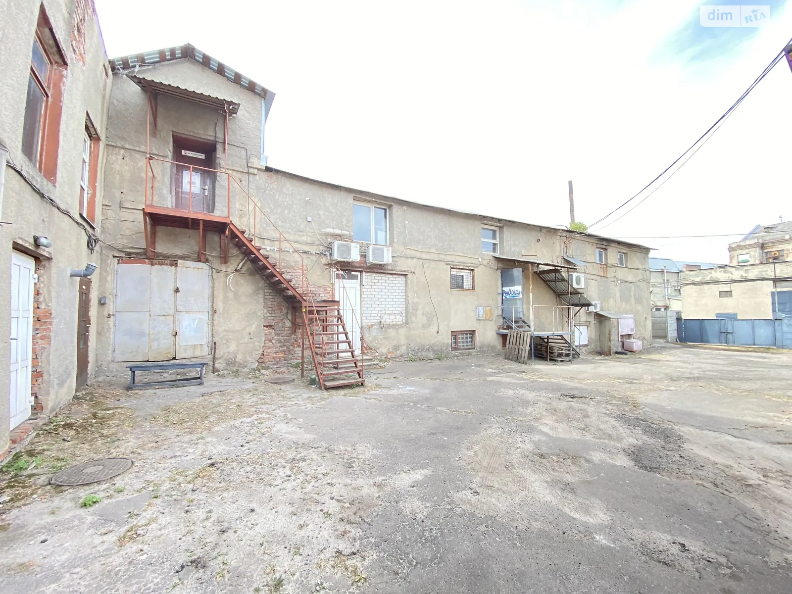 Продается объект сферы услуг 1000 кв. м в 2-этажном здании, цена: 115000 $ - фото 1