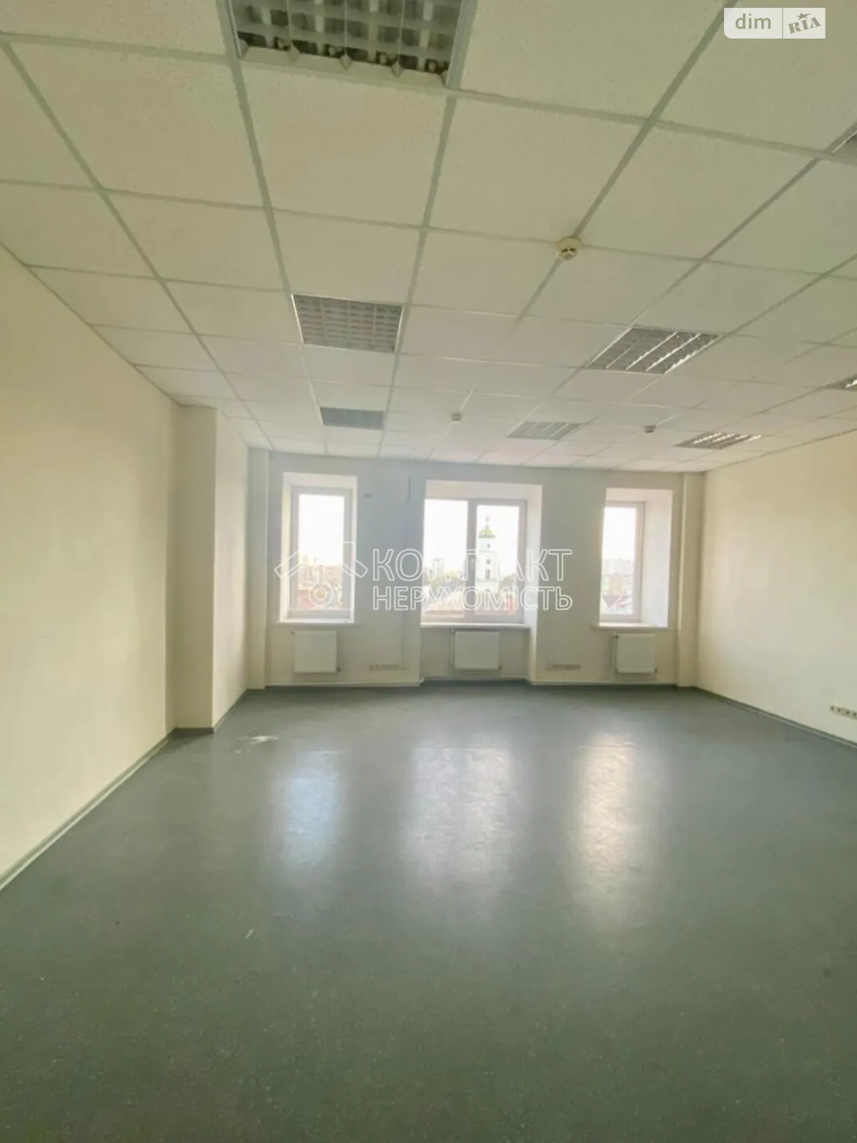 Продается офис 450 кв. м в бизнес-центре, цена: 92000 $ - фото 1