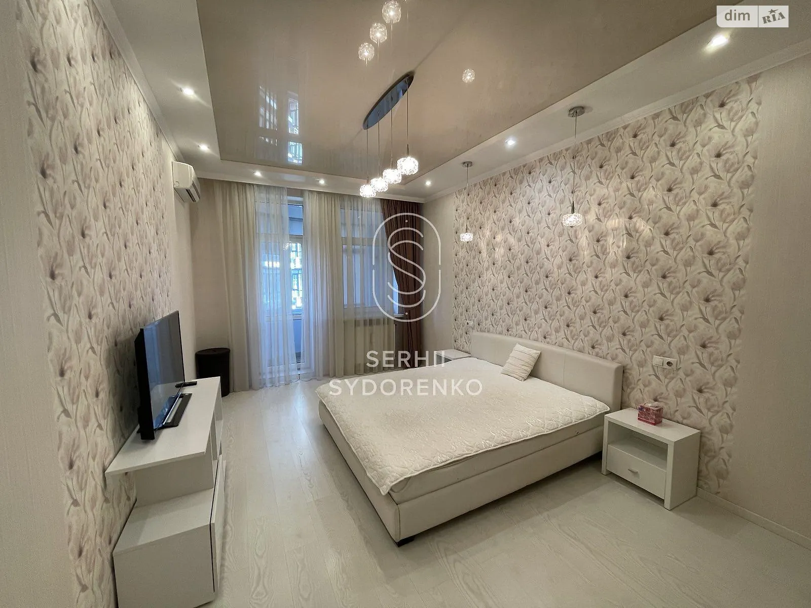 Продается 2-комнатная квартира 104.5 кв. м в Киеве, бул. Леси Украинки, 7А - фото 1