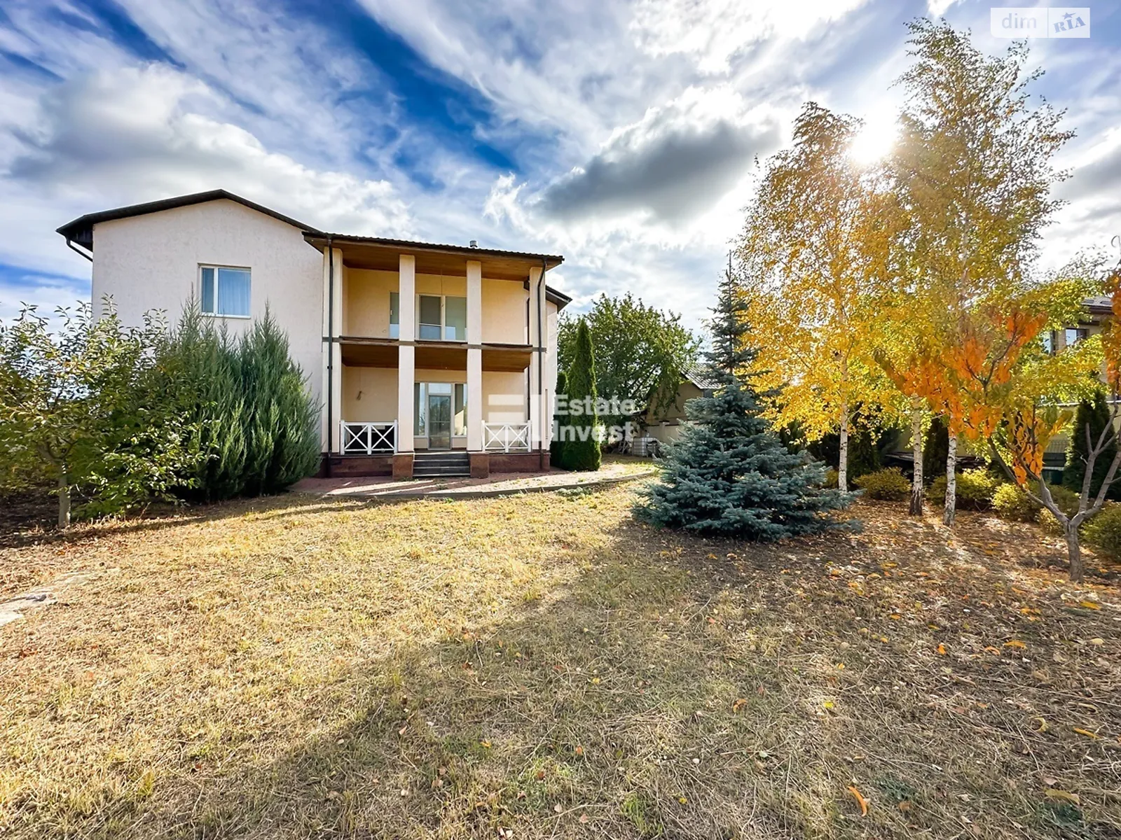 Продается дом на 2 этажа 260 кв. м с садом, цена: 250000 $ - фото 1