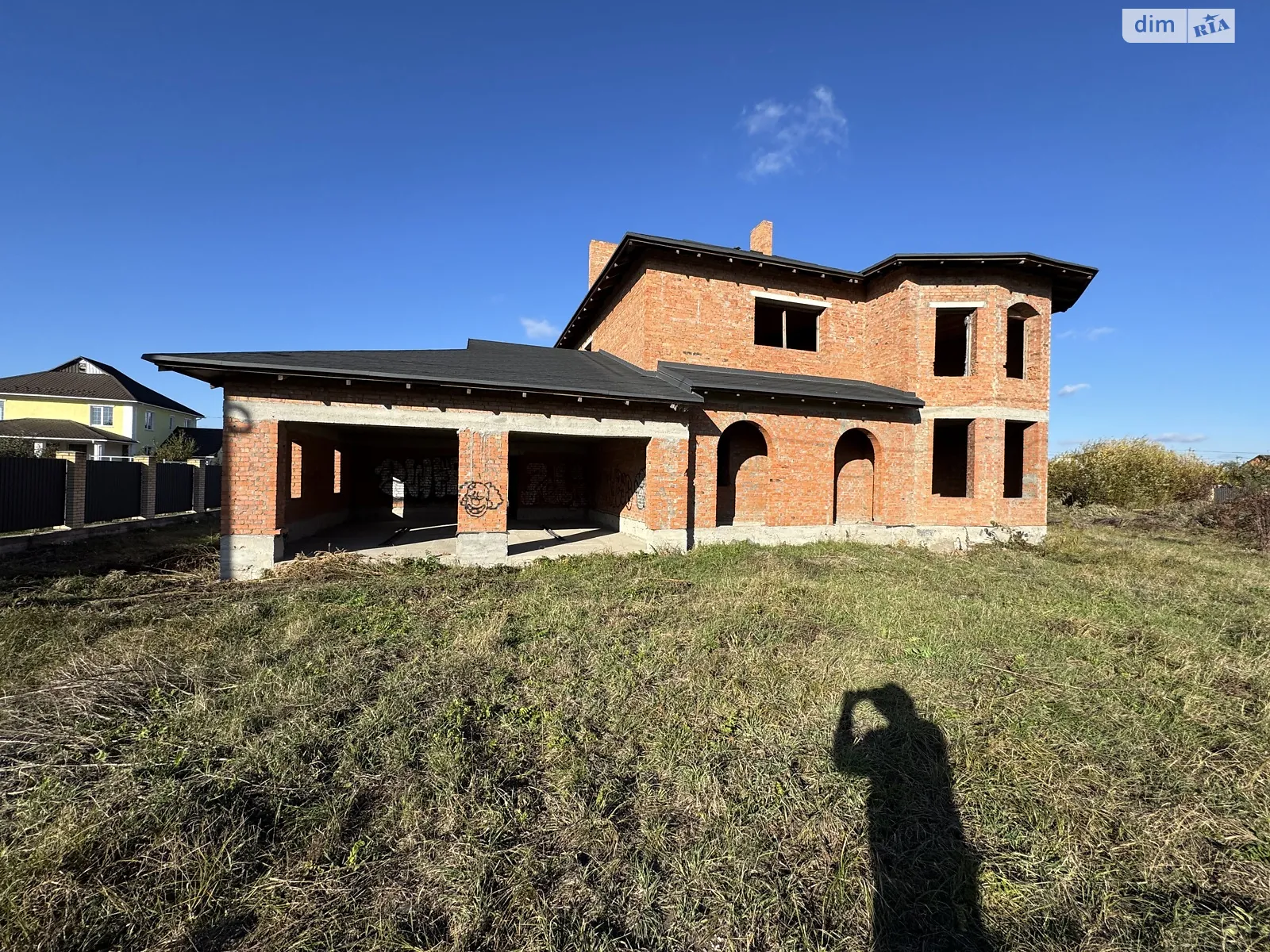 Продается дом на 2 этажа 280 кв. м с бассейном, цена: 225000 $ - фото 1