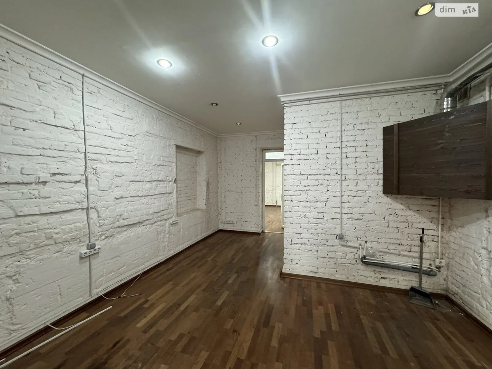 Здається в оренду приміщення вільного призначення 48.7 кв. м в 5-поверховій будівлі, цена: 500 $ - фото 1