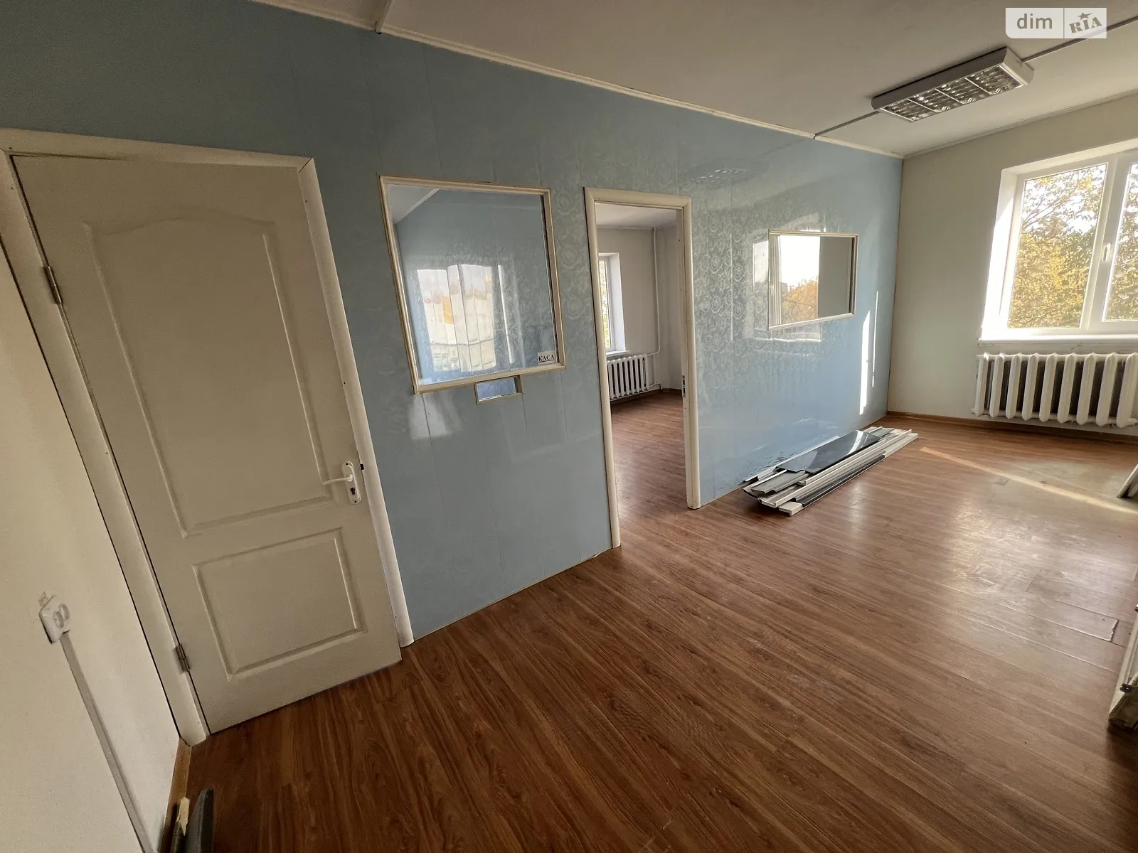Сдается в аренду офис 35.86 кв. м в бизнес-центре, цена: 2880 грн - фото 1