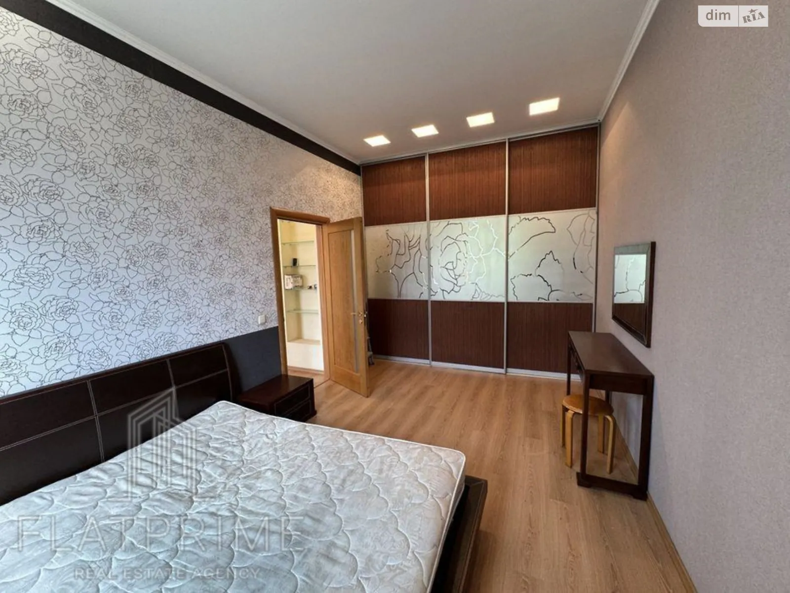 Продается 2-комнатная квартира 61.64 кв. м в Киеве, ул. Деревлянская(Якира), 12/42 - фото 1