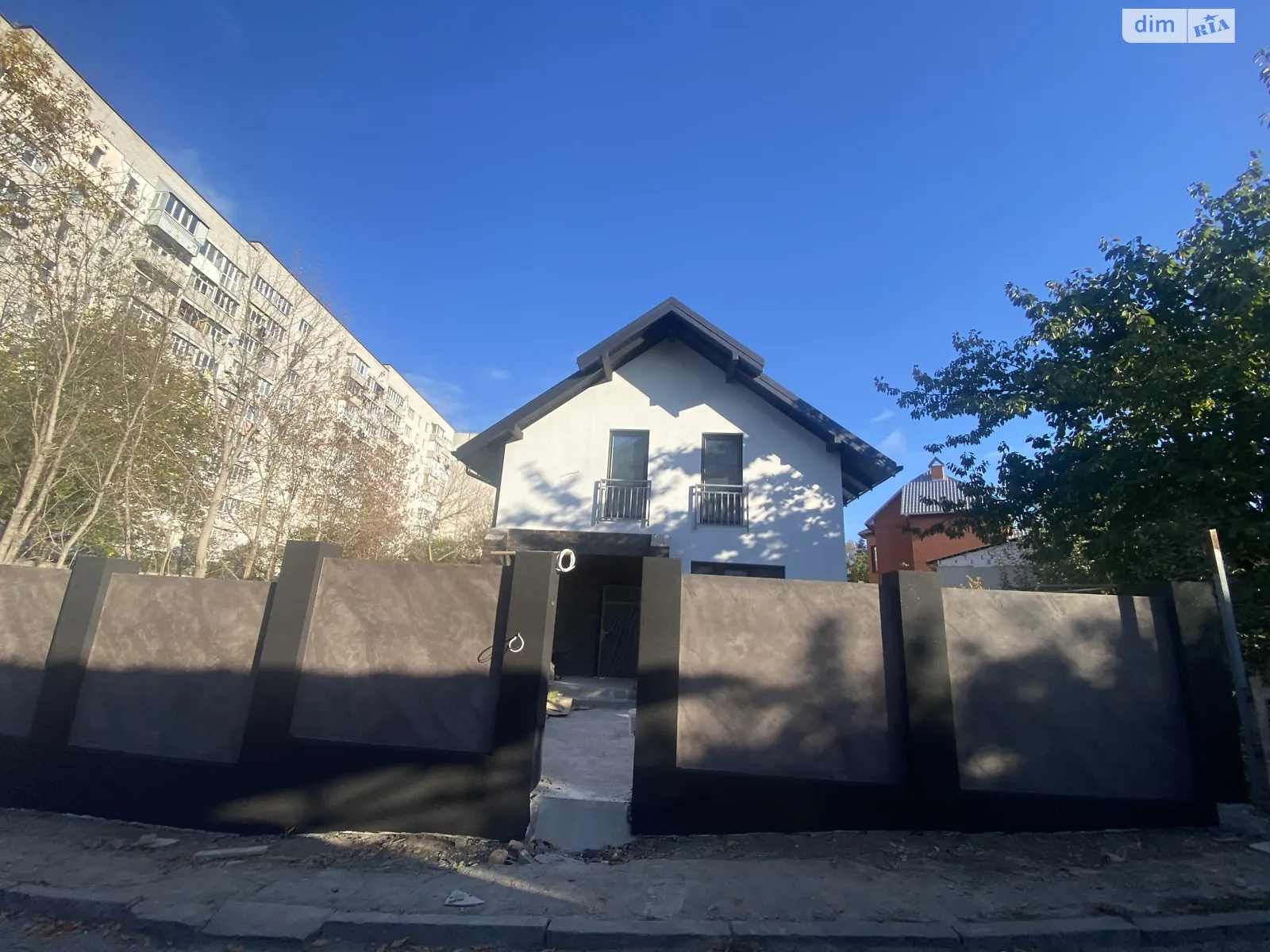 Продается дом на 2 этажа 135 кв. м с террасой, цена: 200000 $ - фото 1
