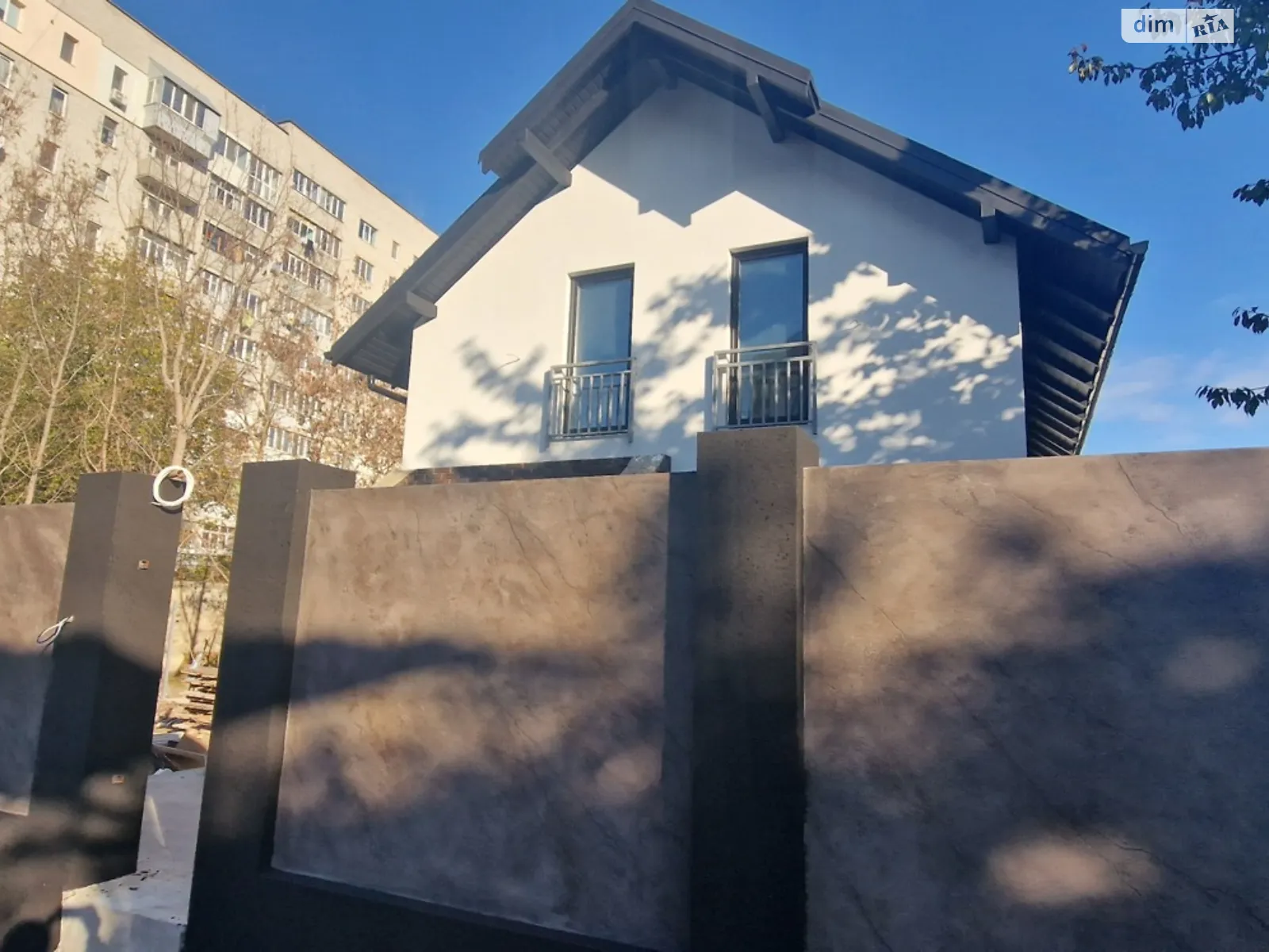 Продается дом на 2 этажа 135 кв. м с камином, цена: 199900 $ - фото 1