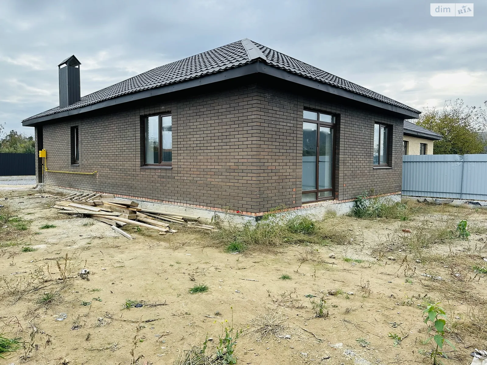 Продается дом на 2 этажа 101 кв. м с камином, цена: 78000 $ - фото 1