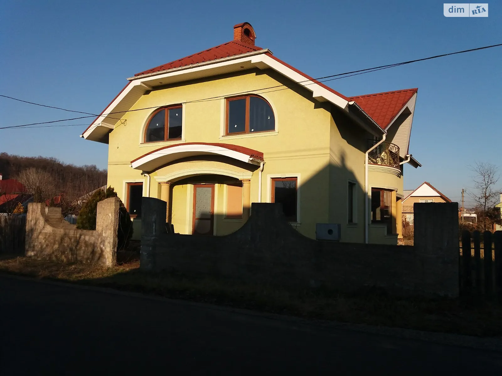 Продается дом на 2 этажа 253 кв. м с участком, цена: 162000 $ - фото 1