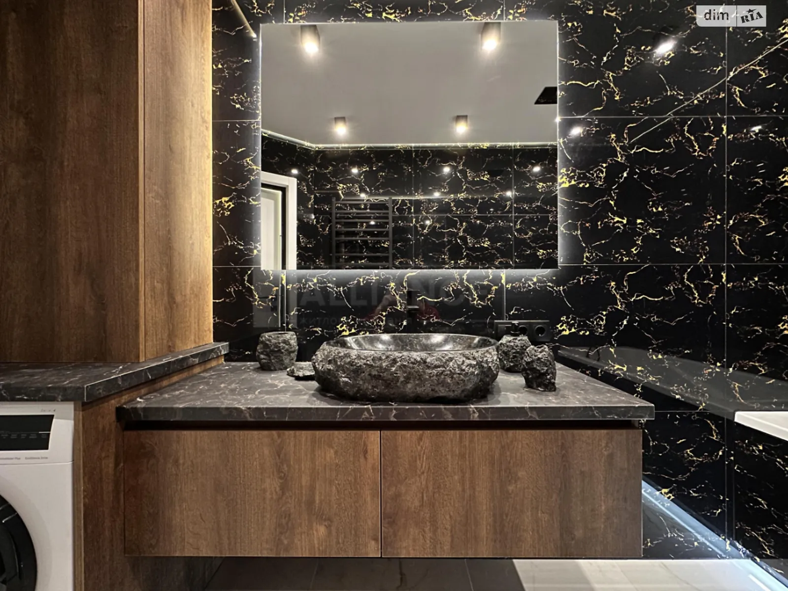 Продається 1-кімнатна квартира 45 кв. м у Івано-Франківську, вул. Хмельницького Богдана, 94 - фото 1