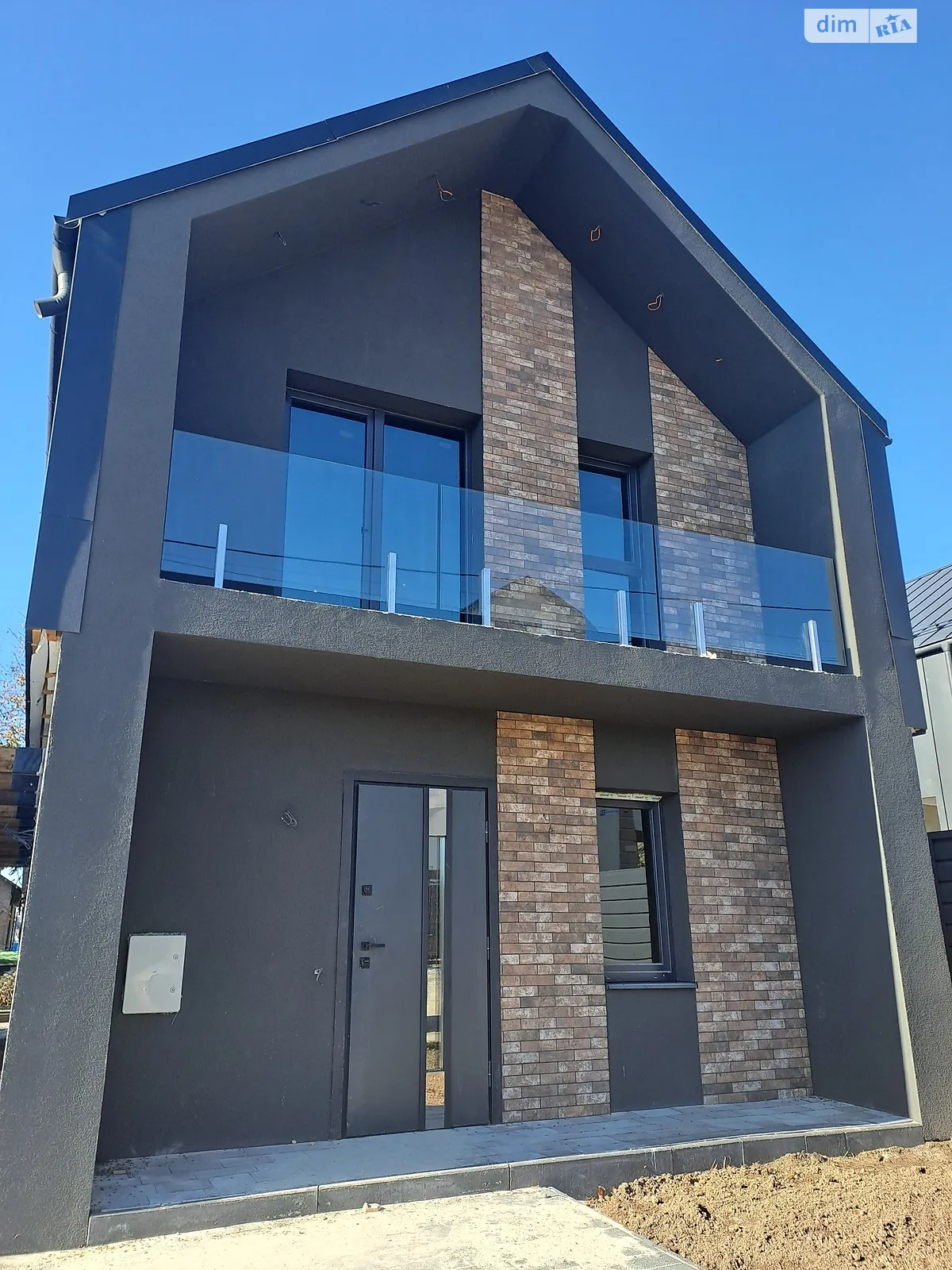 Продается дом на 2 этажа 90 кв. м с камином, цена: 130000 $ - фото 1