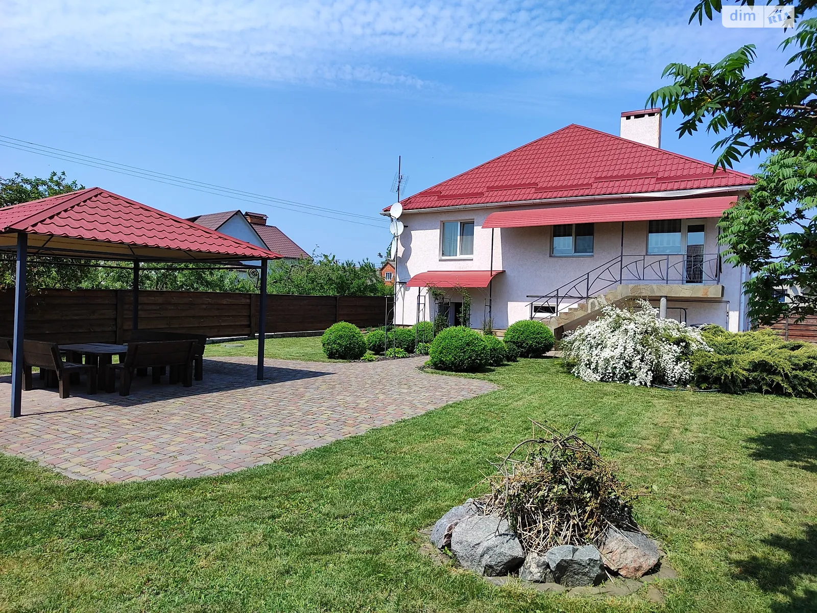 Продается дом на 2 этажа 243.5 кв. м с камином, цена: 145000 $ - фото 1