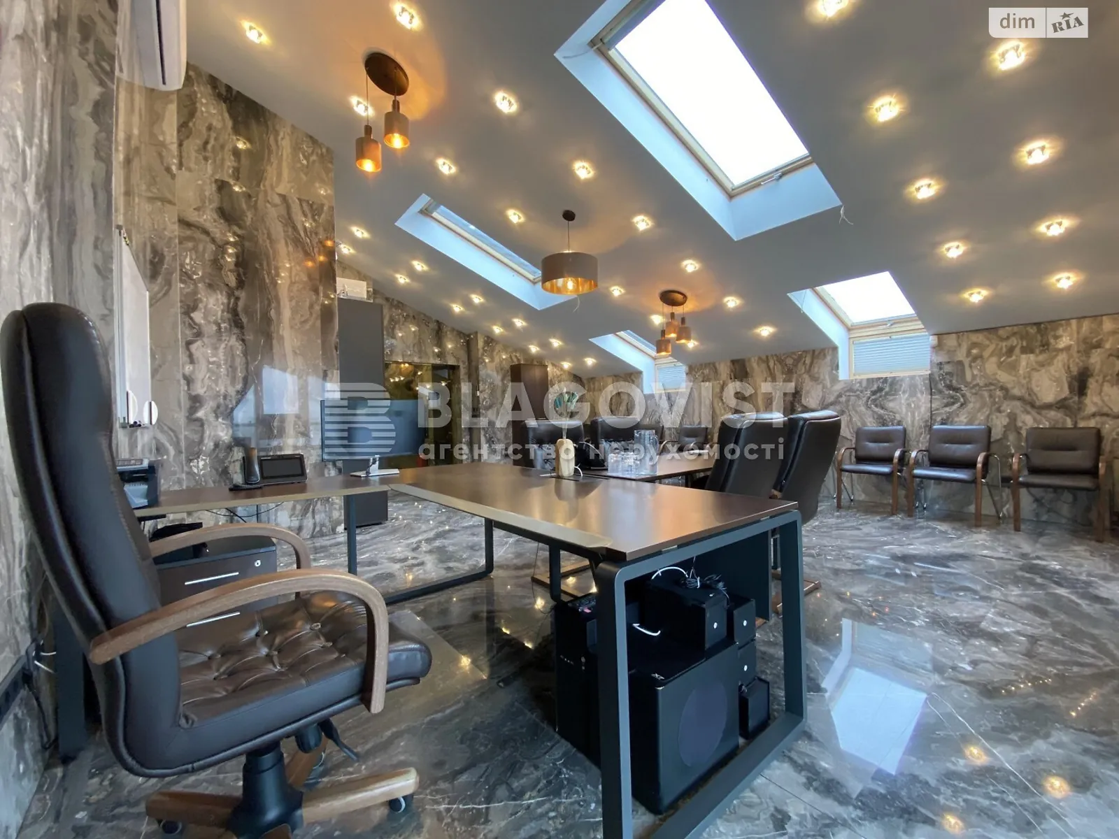 Здається в оренду офіс 256 кв. м в бізнес-центрі, цена: 6500 $ - фото 1