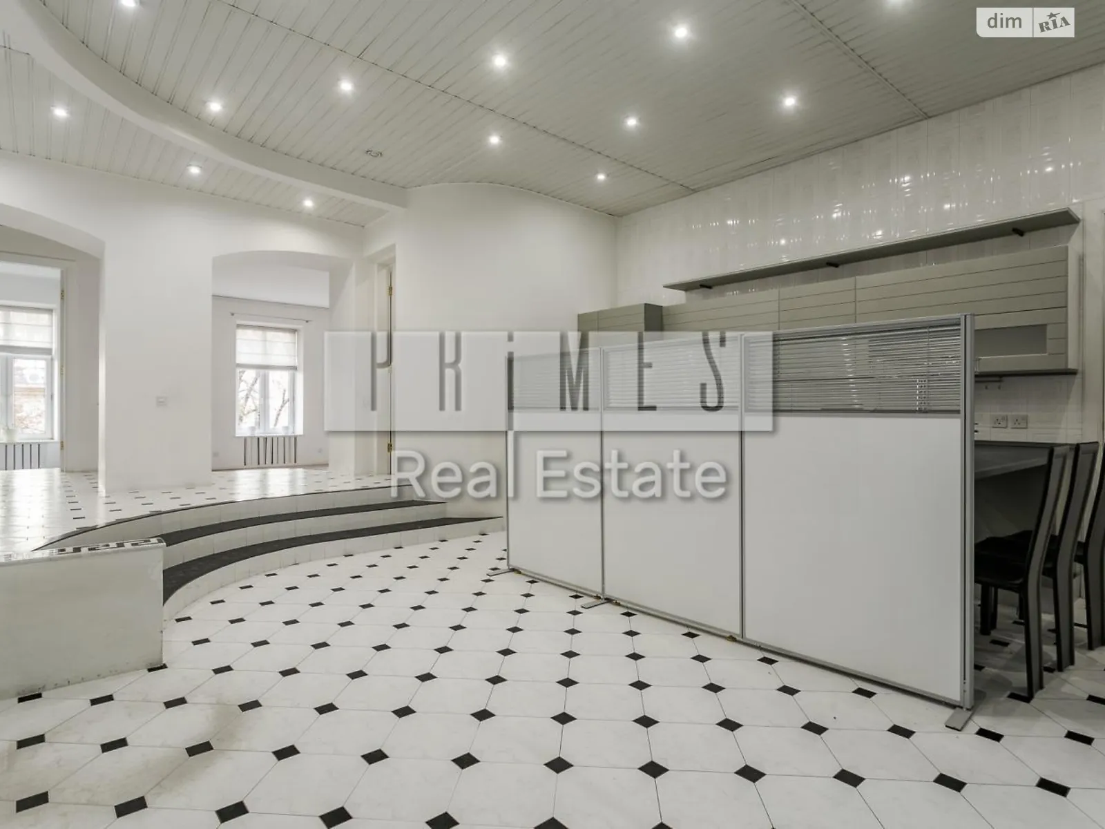 Сдается в аренду офис 185 кв. м в бизнес-центре, цена: 2800 $ - фото 1