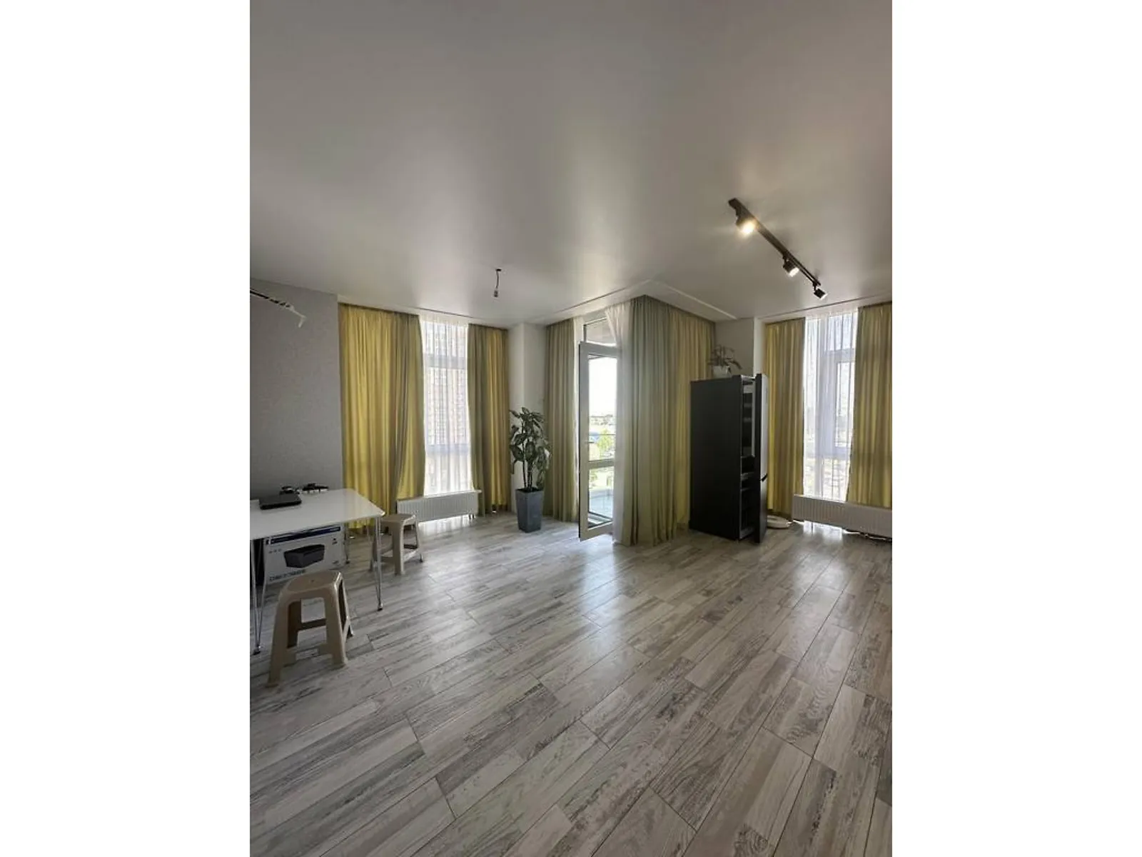 Продается 2-комнатная квартира 65.7 кв. м в Лиманке, ул. Спортивная, 3/3 - фото 1