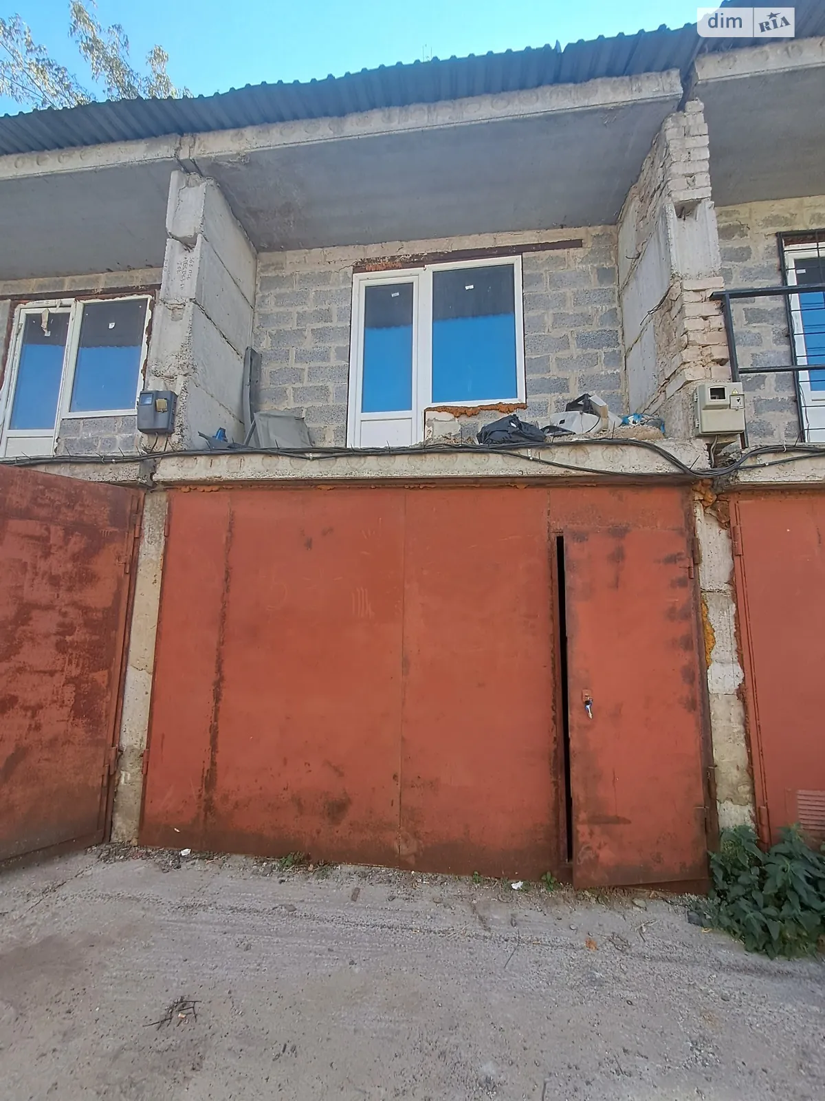 Продается место в гаражном кооперативе универсальный на 50 кв. м, цена: 12000 $ - фото 1