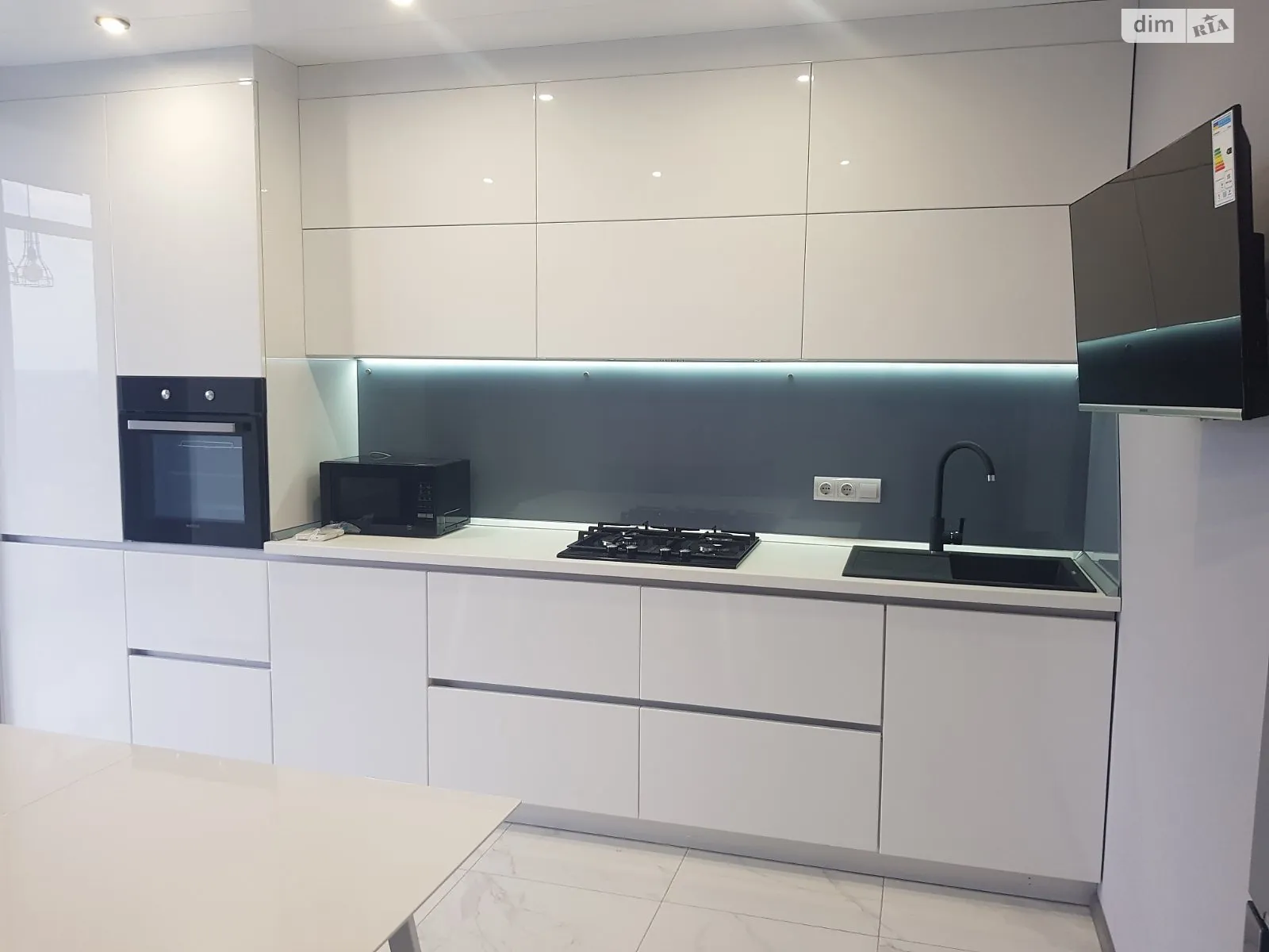 Продается 1-комнатная квартира 49.2 кв. м в Днепре, бул. Славы, 45К - фото 1