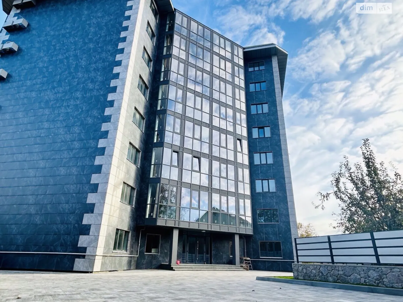 Продается 3-комнатная квартира 98.3 кв. м в Умани, пер. Садовый - фото 1