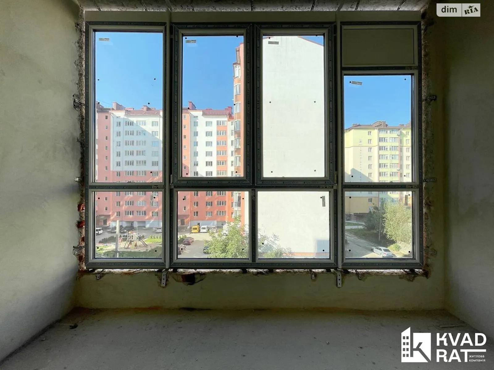 Продается 1-комнатная квартира 47 кв. м в Ивано-Франковске, ул. Троллейбусная, 10 - фото 1