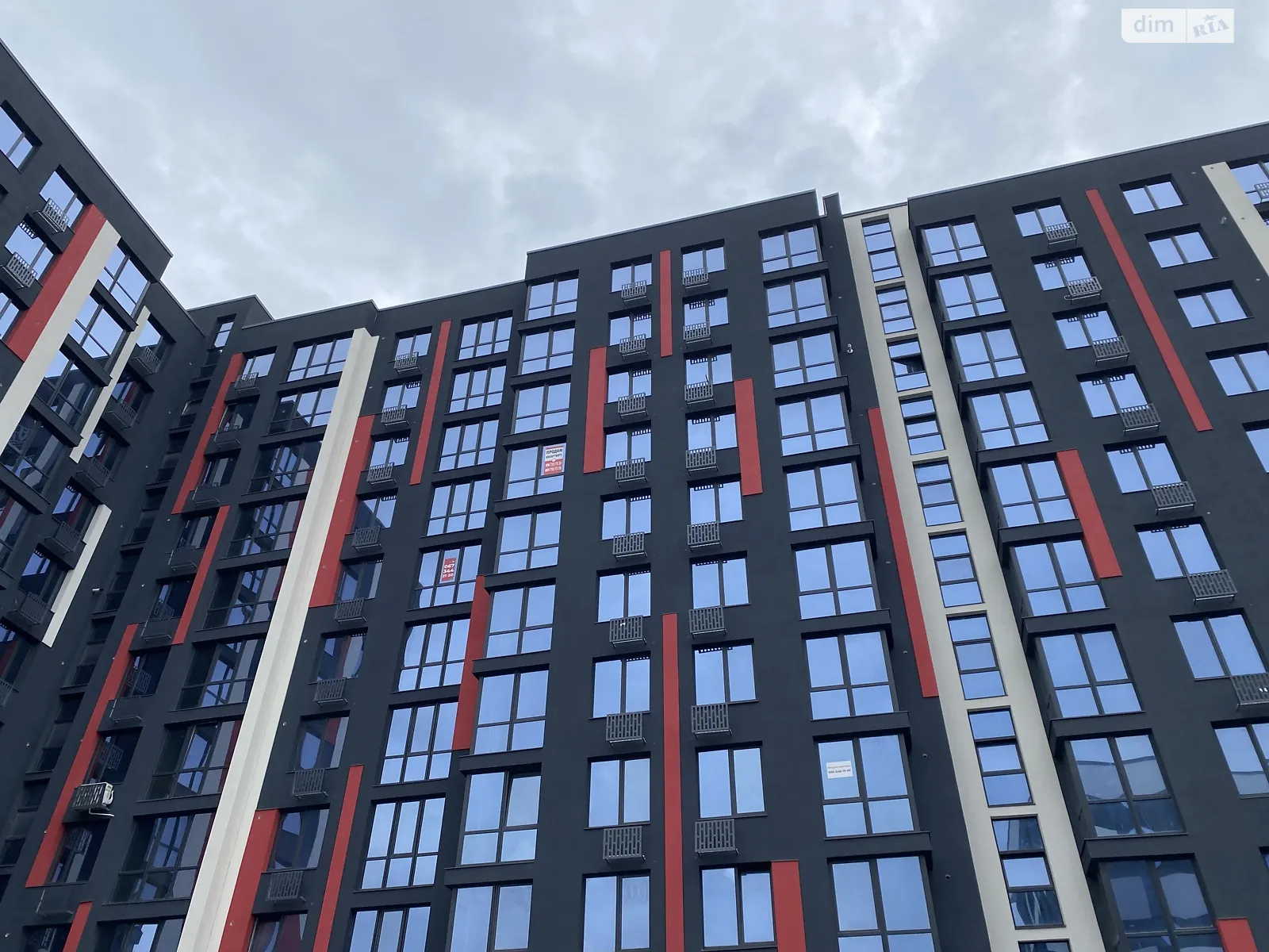Продается 2-комнатная квартира 54 кв. м в Ивано-Франковске, ул. Бандеры Степана - фото 1