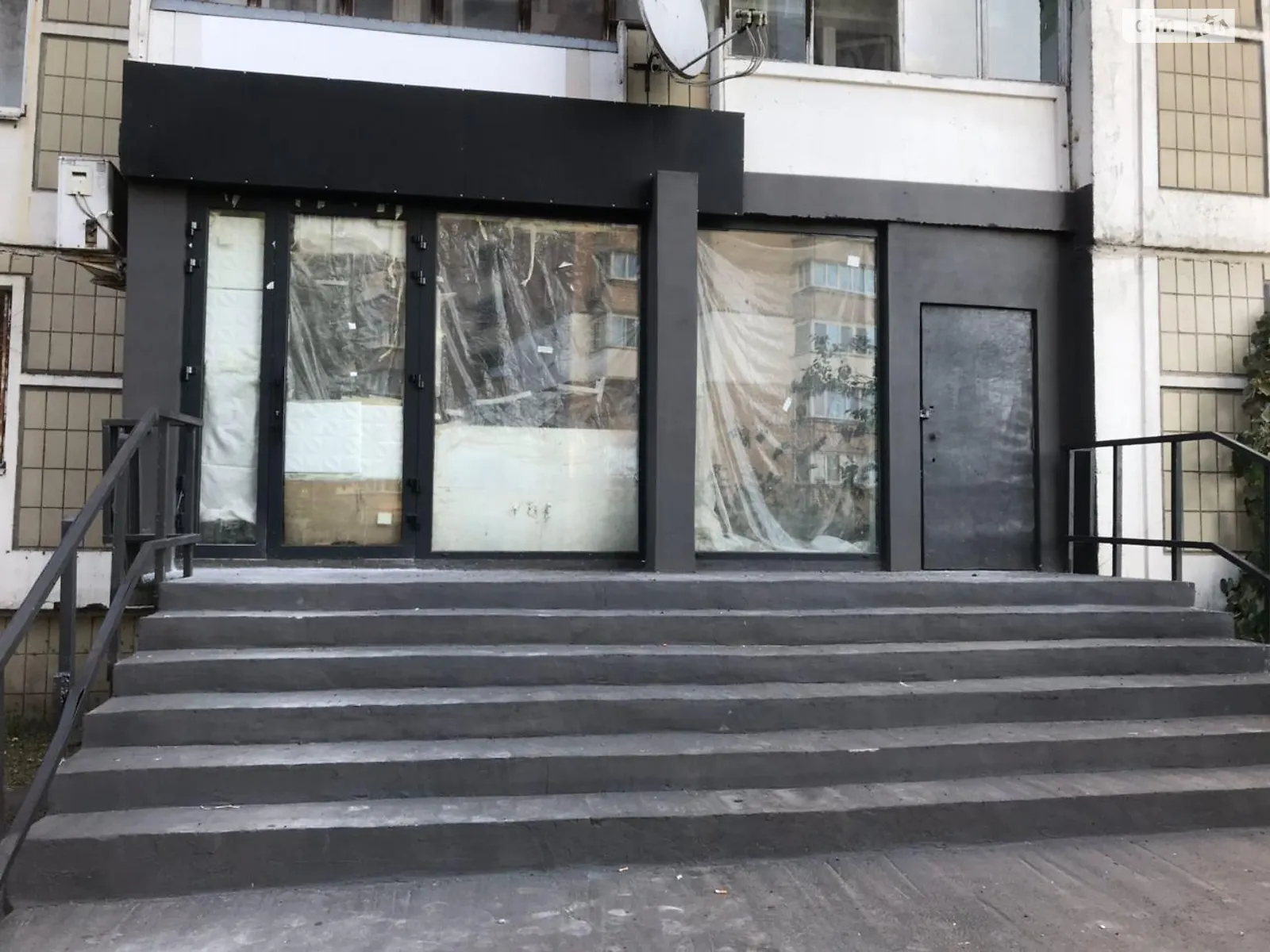 Продається об'єкт сфери послуг 46 кв. м в 16-поверховій будівлі, цена: 100000 $ - фото 1
