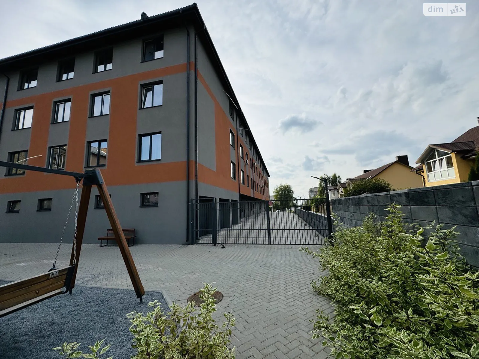 Продается офис 31.3 кв. м в бизнес-центре, цена: 36000 $ - фото 1