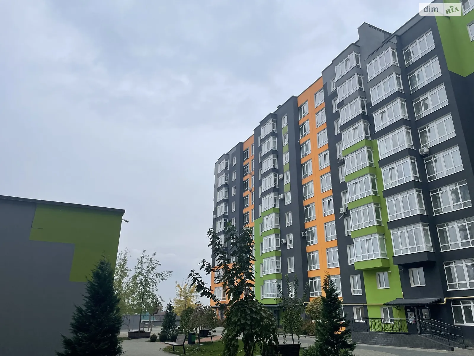 Продається 3-кімнатна квартира 84 кв. м у Івано-Франківську, вул. Приозерна, 30 - фото 1
