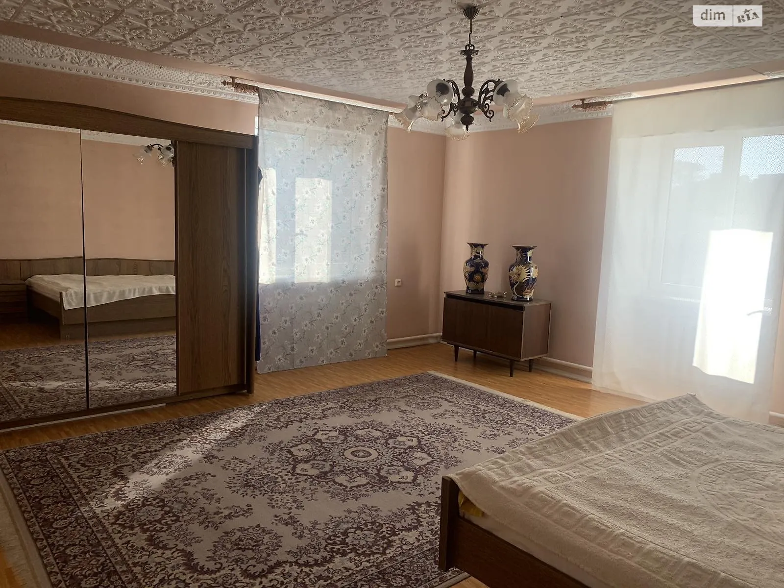 Продается дом на 2 этажа 200 кв. м с садом, цена: 200000 $ - фото 1
